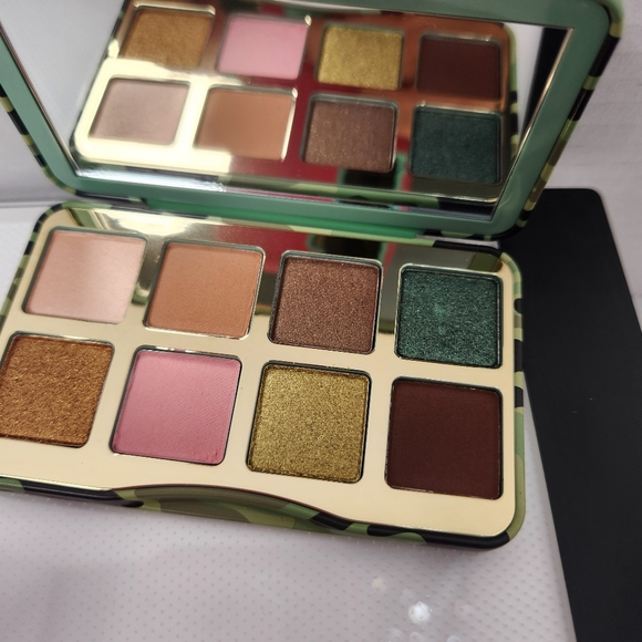 Too Faced Major Love Mini Eye Shadow Palette NWT - Picture 3 of 6